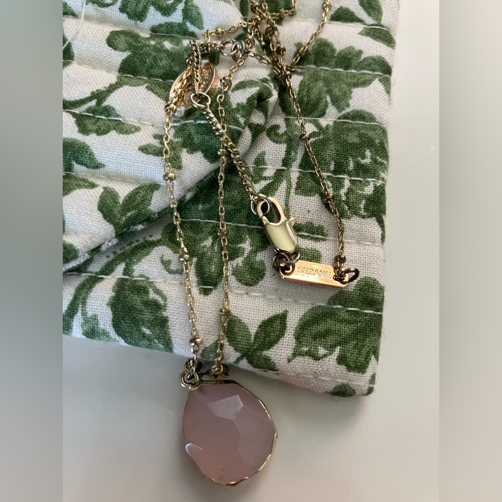 Sézane rose quartz necklace